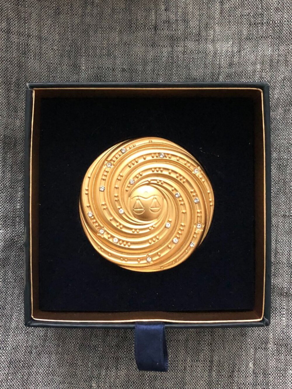 NWT Estee Lauder Libra Compact